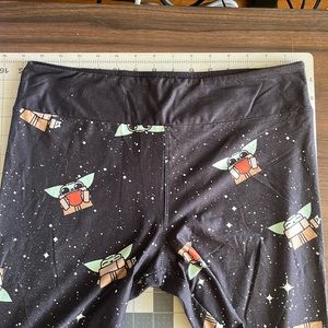 Grogu leggings Women’s size M-L